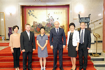 8月28日，与中国驻俄罗斯大使馆文化参赞兼中国文化中心主任龚佳佳女士的会谈