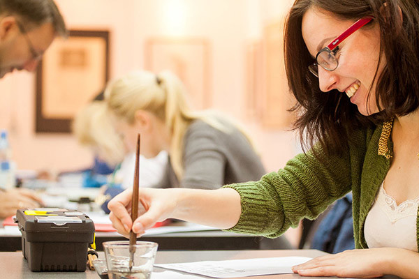 Национальная школа искусства красивого письма объявляет наборы на курсы остроконечного пера для взрослых