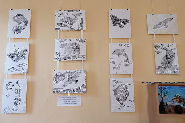 Convicts at the Biysk Correctional Centre learn the basics of calligraphy