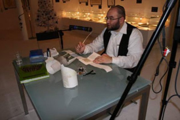 December, 10, 12, 14, 2008. “Kosher calligraphy”. “Truisms”. Master classes by Avraham-Hersh Borshevsky, a Hebrew scribe and an expert on Judaic sacred texts.