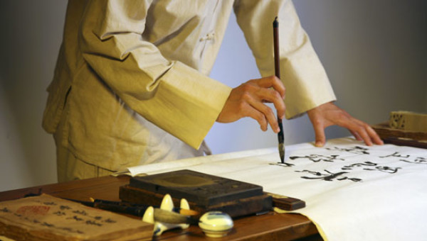 Barnaul residents are offered to attend master classes in Chinese and Japanese calligraphy 