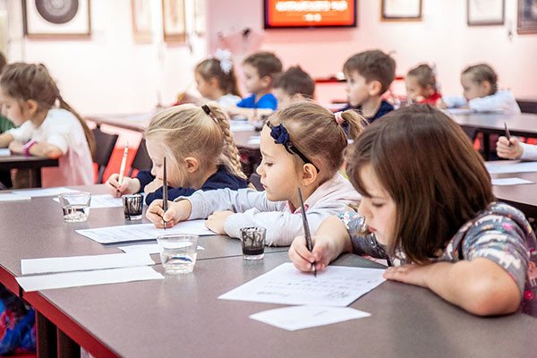 Национальная школа искусства красивого письма объявляет набор на курс чистописания для детей
