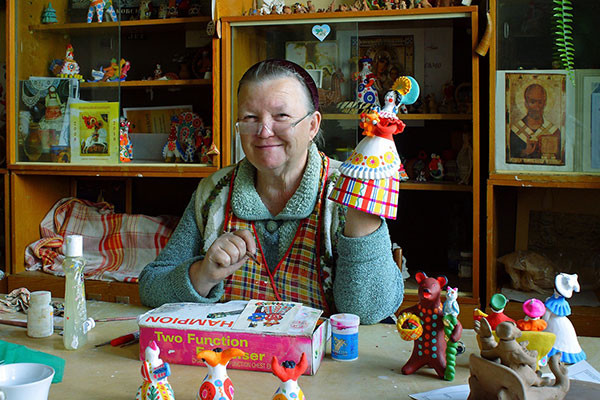 德姆科沃玩具博物馆为其最年长的女工匠祝寿