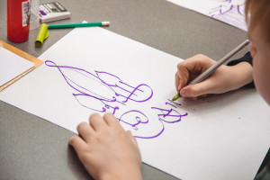 Заключительные занятия детской группы в Национальной школе искусства красивого письма Заключительные занятия детской группы в Национальной школе искусства красивого письма