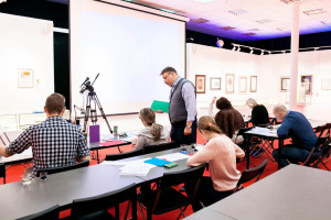 Новогодний интенсив «Поздравительная каллиграфия острым пером» Новогодний интенсив «Поздравительная каллиграфия острым пером»