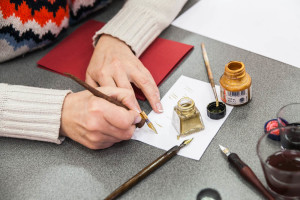 Новогодний интенсив «Поздравительная каллиграфия острым пером» Новогодний интенсив «Поздравительная каллиграфия острым пером»