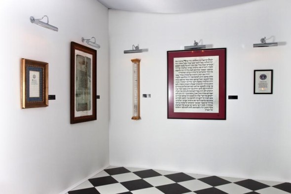 Фотоэкскурсия по III Международной выставке каллиграфии