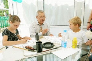 Выставка каллиграфии на дне рождения международного жилого комплекса «Росинка» Выставка каллиграфии на дне рождения международного жилого комплекса «Росинка»