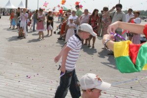 Презентация Международной выставки каллиграфии в рамках детского фестиваля «Сад чудес» в парке «Коломенское» Презентация Международной выставки каллиграфии в рамках детского фестиваля «Сад чудес» в парке «Коломенское»