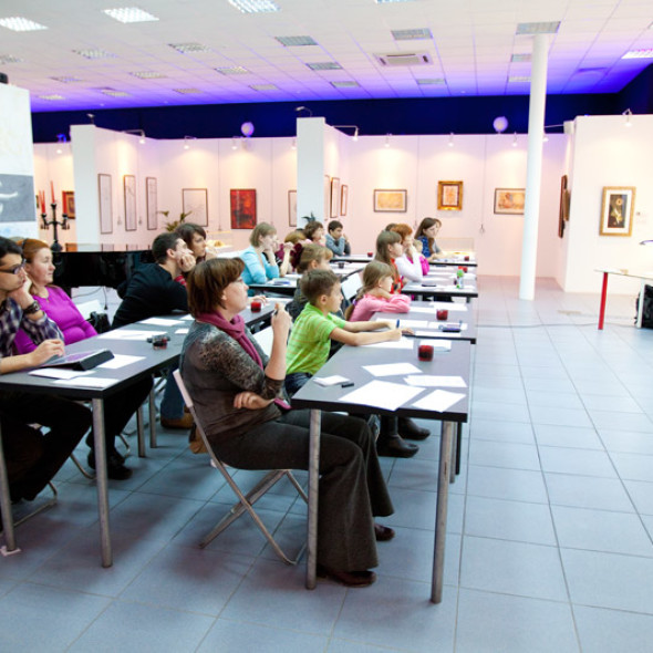 A workshop class by calligrapher Yegor Lobusov, "The Process of Calligraphy for Improving Spirit and Body"