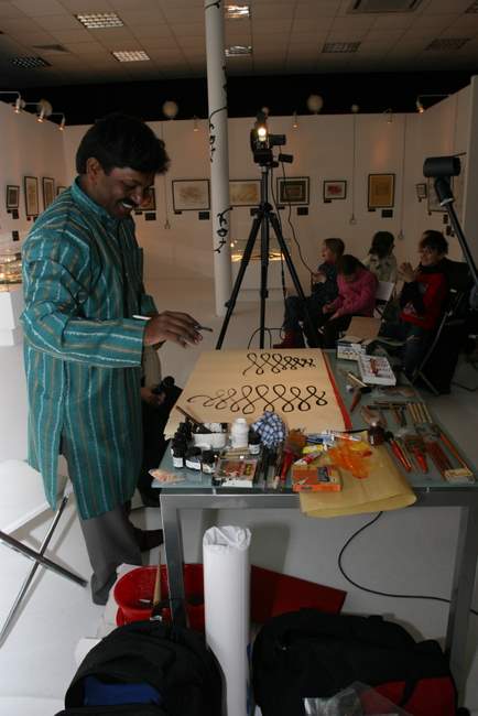 December, 10, 11, 14, 2008. An Indian calligrapher Manohar Desai master-class “Expression through Letters”.