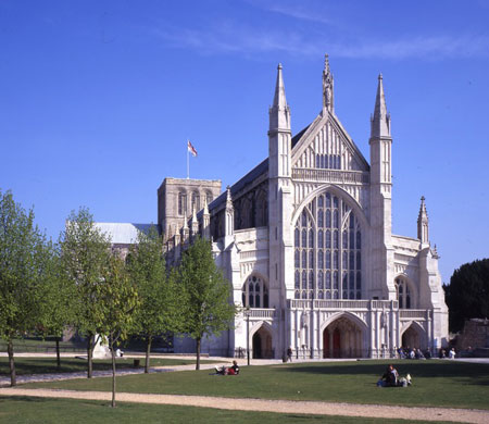 Winchester Cathedral to offer calligraphy workshops