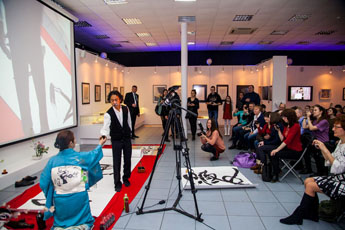 Renowned Japanese calligraphers in Moscow