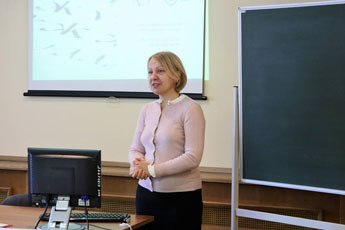 Calligraphy master class held in the Moscow State Institute for International Relations 