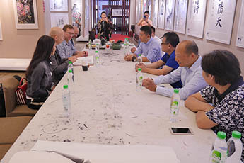 现代书法馆代表团参观中国首都的艺术画廊与艺术拍卖会