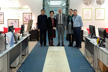 Современный музей каллиграфии посетила китайская художница Ван Сюлин