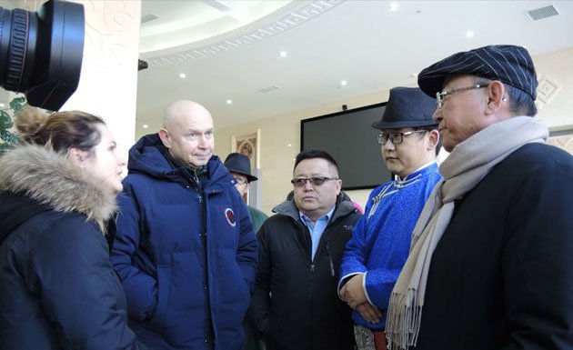 Директор Современного Музея каллиграфии (Россия) посетил Музей монгольской письменности в г. Ордос