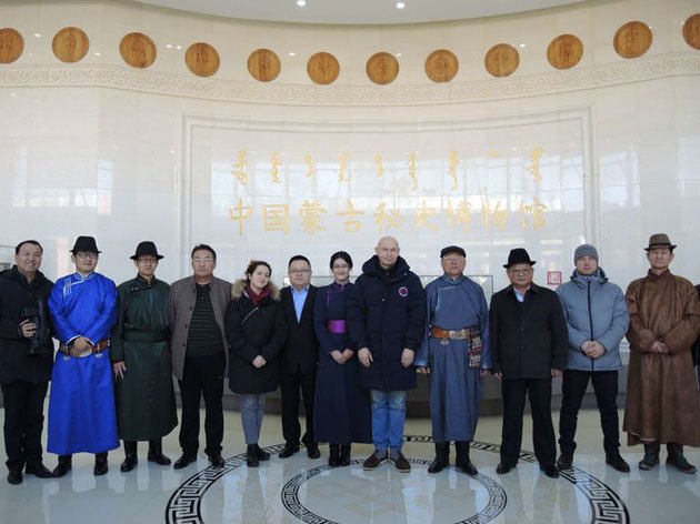 Алексей Шабуров с сотрудниками  «Музея Сокровенного сказания монголов»