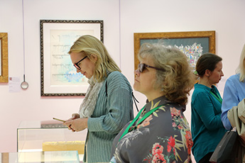 俄罗斯私人博物馆的员工参观了现代书法博物馆