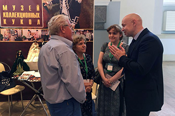 Talking to the private museum owners 