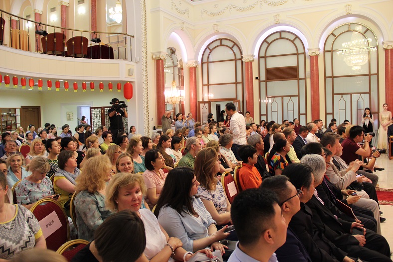 中国书画展在莫斯科开幕