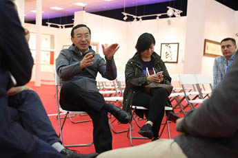 Alexey Shaburov, Director of the Contemporary Museum of Calligraphy, and Mr. Chen Lu Jun, President of Uzhou publishing house