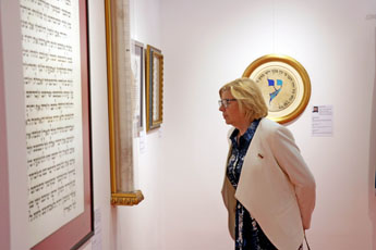 俄罗斯联邦国家杜马议员 娜塔莉娅•皮柳丝参观现代书法馆