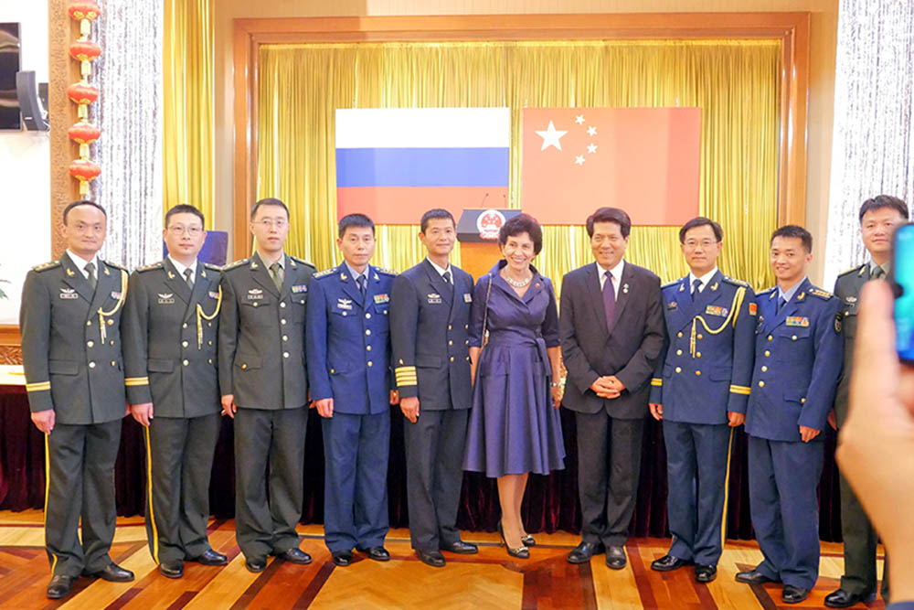 现代书法馆代表团出席中国驻俄大使馆非公开招待会