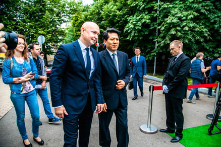 Alexey Shaburov, President of the Sokolniki Exhibition and Convention Centre, Director of the Contemporary Museum of Calligraphy and Li Hui, Extraordinary and Plenipotentiary Ambassador of the People's Republic of China to the Russian Federation