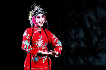 中国“吕剧团”在现代书法博物馆演出 