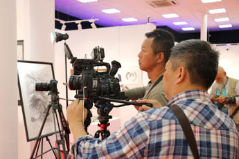中国中央电视台在现代书法馆拍摄纪录片
