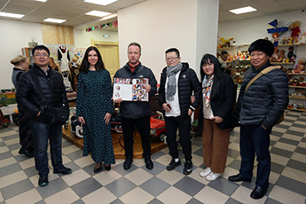 “伟大的中国书法与国画”展览参加者参观了谢尔盖耶夫•波萨德和弗拉基米尔地区私人博物馆