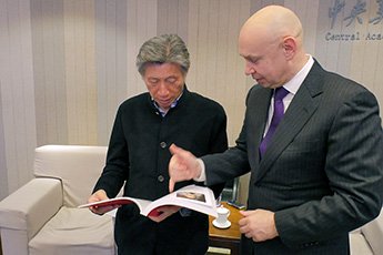 Director of Contemporary Museum of Calligraphy Alexey Shaburov met with Fan Dian, Chairman of the All-China Association of Writers and Artists, in Beijing