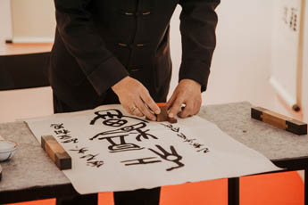 Renowned calligrapher from Shandong, China, held workshop in Museum of World Calligraphy 