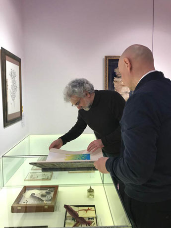 Всемирно известный мастер каллиграфии Бахман Панахи посетил Музей мировой каллиграфии и Музей русских гуслей и китайского гуциня в «Сокольниках»