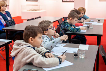 Музей мировой каллиграфии провел интереснейшую экскурсию с мастер-классом для учеников московской школы 