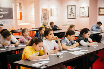 В Музее мировой каллиграфии прошла экскурсия с мастер-классом для детей