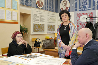 世界书法博物馆馆长阿列克谢•萨布罗夫会见梁赞州的艺术家