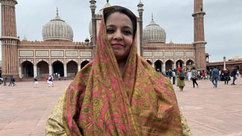 Камар Дагар – женщина, борющаяся за сохранение культуры каллиграфии в Индии
