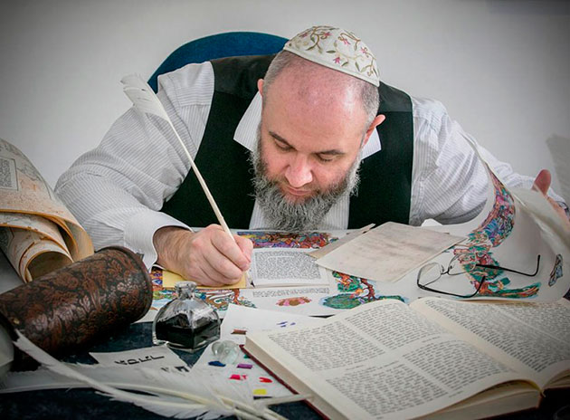 A well-known Israeli master of sacred and creative calligraphy Abraham Borshchevsky to give an online course on Jewish calligraphy 