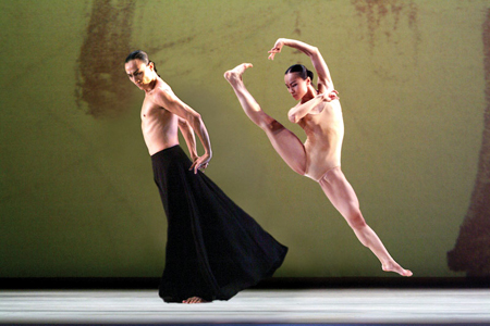 Самый известный хореограф Азии привёз в Москву балет «Курсив»